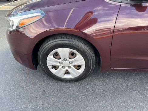Certified 2017 Kia Forte LX FWD image 10