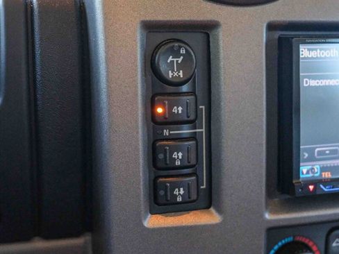 Used 2004 HUMMER H2 w/ Chrome Appearance Package image 36