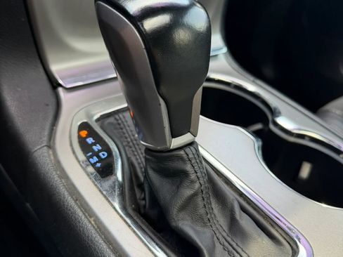 Used 2020 Jeep Grand Cherokee Altitude AWD/4WD image 21