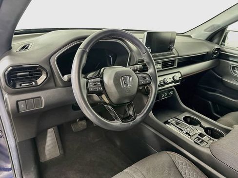 Used 2025 Honda Pilot Sport image 20