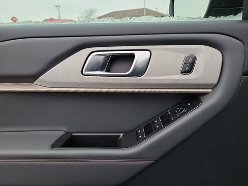 New 2026 Ford Explorer Active image 18