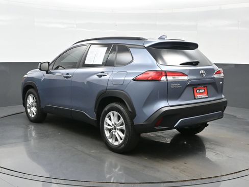 Used 2022 Toyota Corolla Cross LE FWD image 4