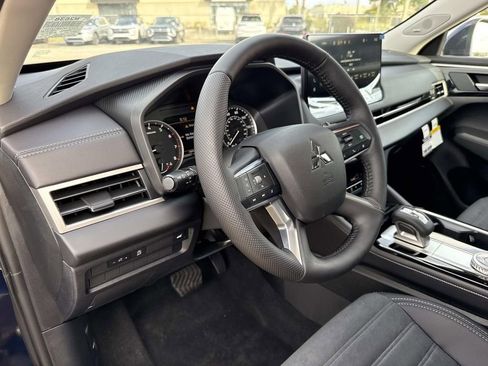 New 2026 Mitsubishi Outlander SE image 21