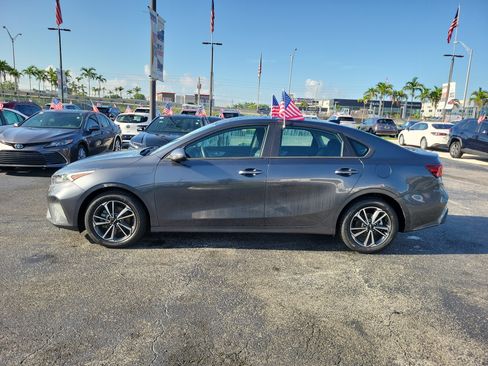 Used 2024 Kia Forte LXS w/ LXS Technology Package FWD image 7