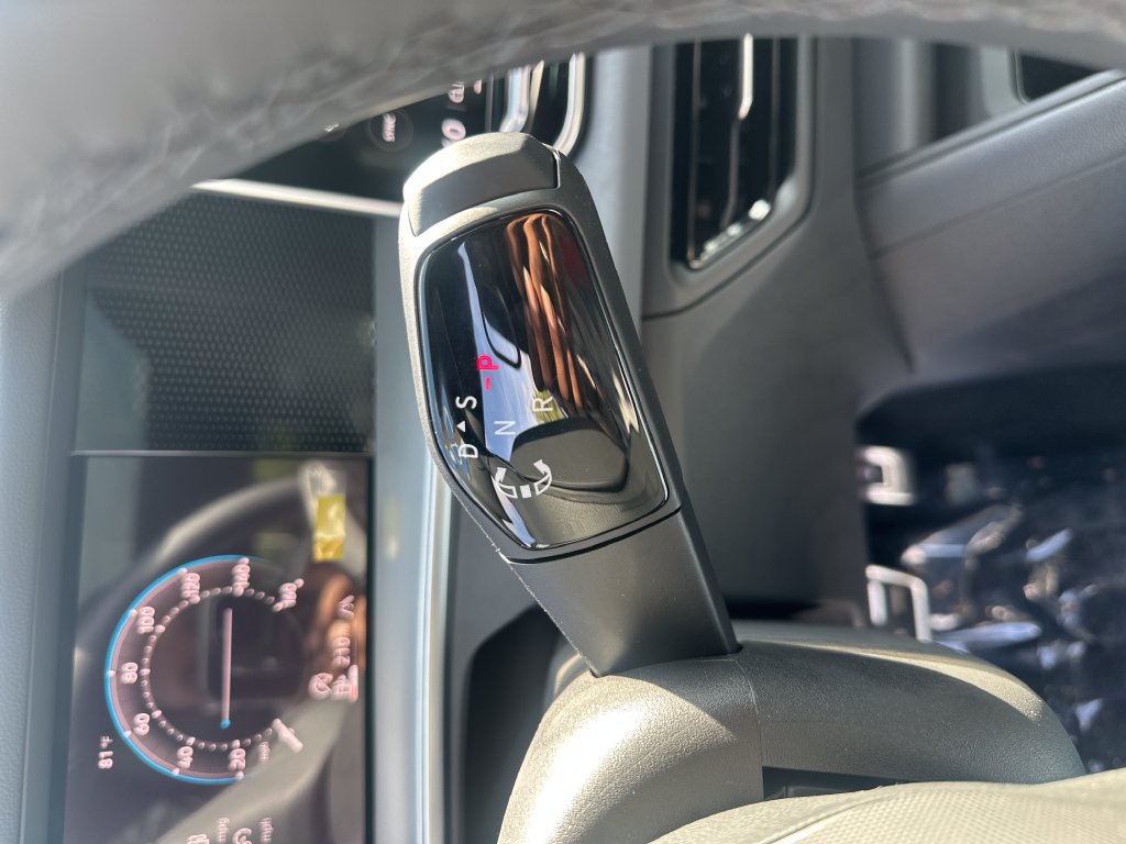 New 2026 Volkswagen Tiguan SE R-Line AWD/4WD image 17