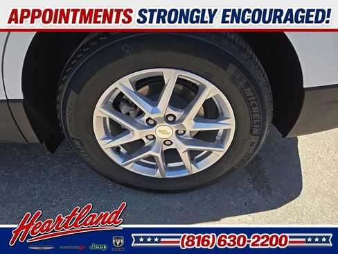 Used 2023 Chevrolet Equinox LS FWD image 22