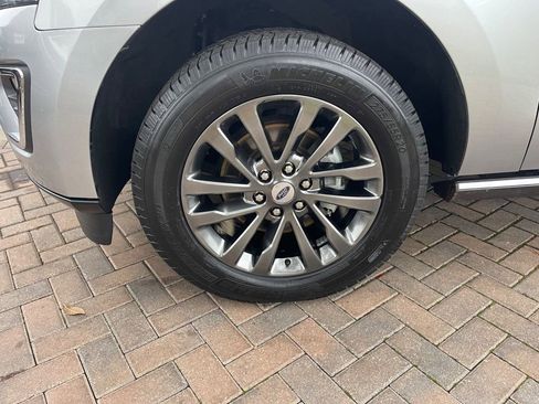 Used 2021 Ford Expedition Max Limited image 10