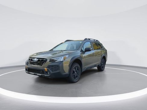 Used 2025 Subaru Outback Wilderness AWD/4WD image 3