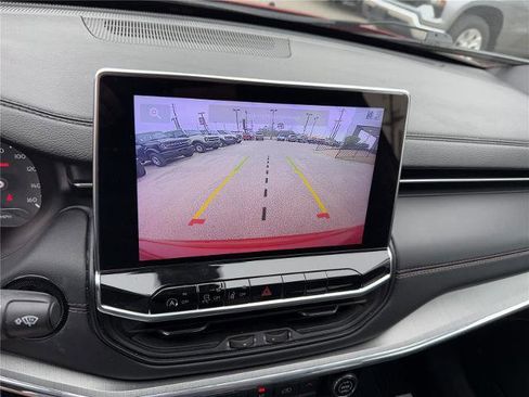 Used 2022 Jeep Compass Limited image 5