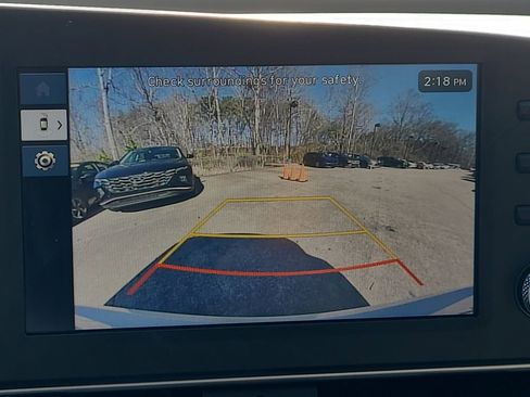 Used 2025 Hyundai Elantra Blue image 24