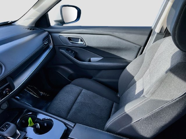 Used 2024 Nissan Rogue SV FWD image 5