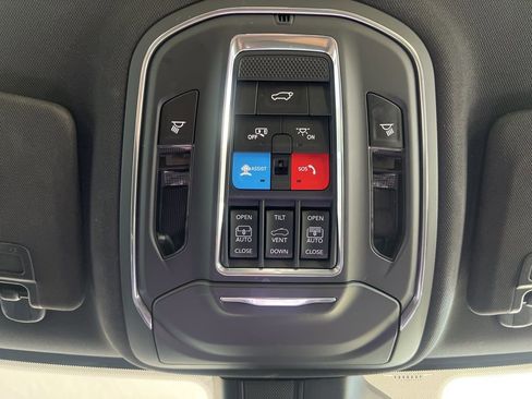 Used 2024 Jeep Grand Cherokee L Limited w/ Luxury Tech Group II image 58