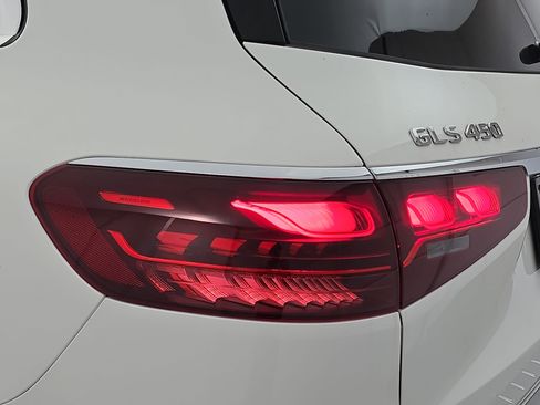 New 2026 Mercedes-Benz GLS 450 4MATIC image 36