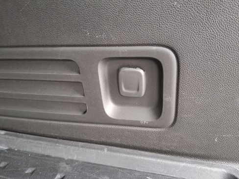Used 2023 Chevrolet Traverse LT w/ LPO, Floor Liner Package AWD/4WD image 35