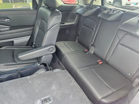 Used 2023 Nissan Pathfinder SL w/ SL Premium Package FWD image 15