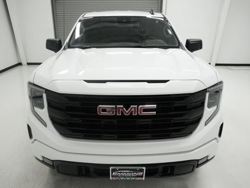 Used 2023 GMC Sierra 1500 Elevation RWD image 2