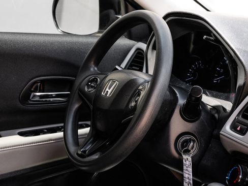 Used 2021 Honda HR-V LX image 24