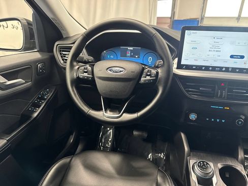 Certified 2025 Ford Escape Platinum AWD/4WD image 15