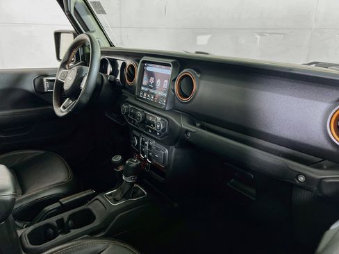 Used 2023 Jeep Gladiator Mojave AWD/4WD image 27