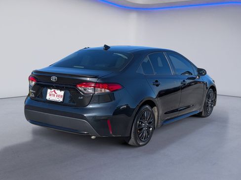 Used 2021 Toyota Corolla LE image 8