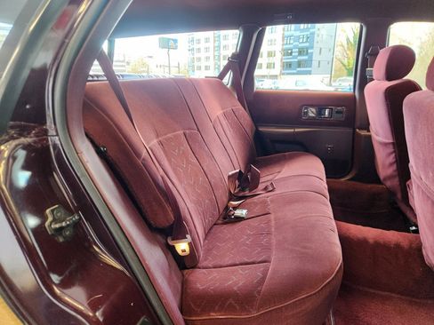 Used 1995 Chevrolet Caprice Classic RWD image 16