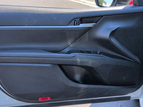 Used 2023 Toyota Camry SE image 14