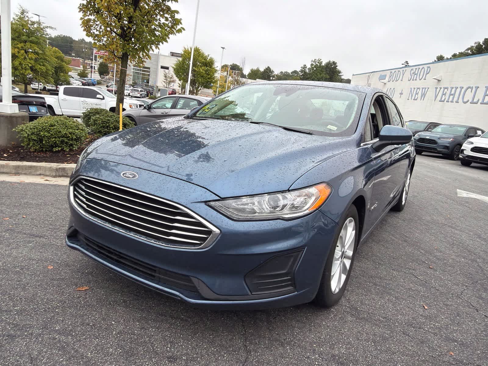 Used 2019 Ford Fusion SE FWD image 1