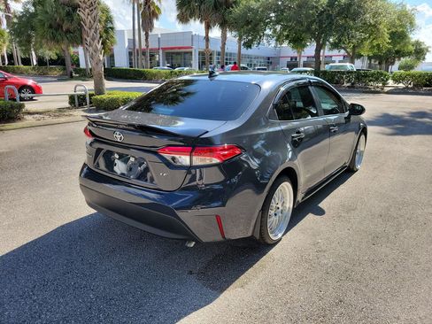 Used 2025 Toyota Corolla LE FWD image 3