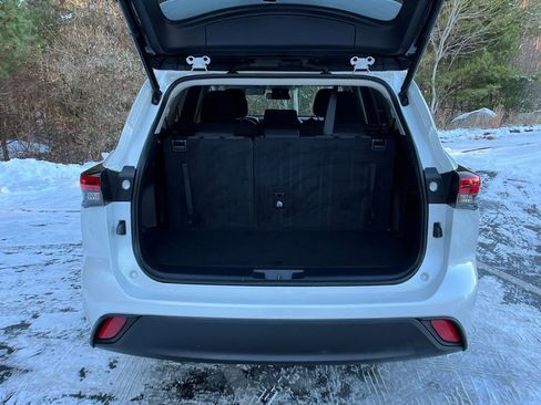 Used 2023 Toyota Highlander LE image 24