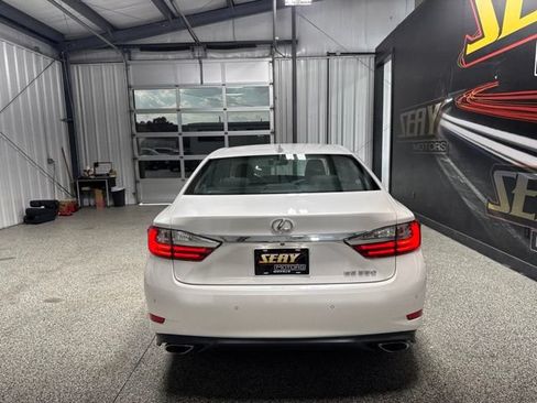 Used 2018 Lexus ES 350 w/ Luxury Package w/Wood Trim FWD image 15