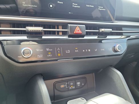New 2026 Kia Sportage EX w/ EX Panorama Roof Package FWD image 34