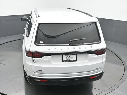 Used 2023 Jeep Wagoneer Series III w/ Preferred Equipment Group AWD/4WD image 42