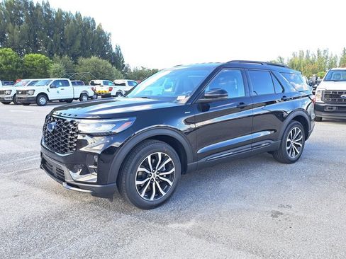 New 2026 Ford Explorer ST-Line w/ Premium Package image 4