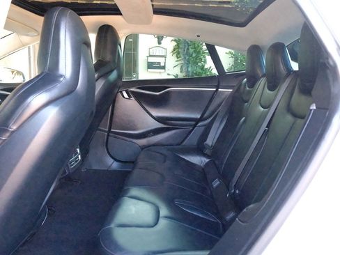 Used 2015 Tesla Model S 70 RWD image 31