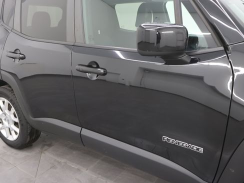 Used 2019 Jeep Renegade Latitude image 20
