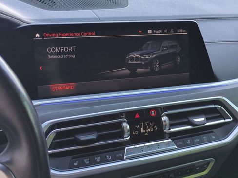 Used 2022 BMW X7 xDrive40i w/ M Sport Package AWD/4WD image 23