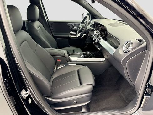 Certified 2025 Mercedes-Benz GLB 250 4MATIC image 18