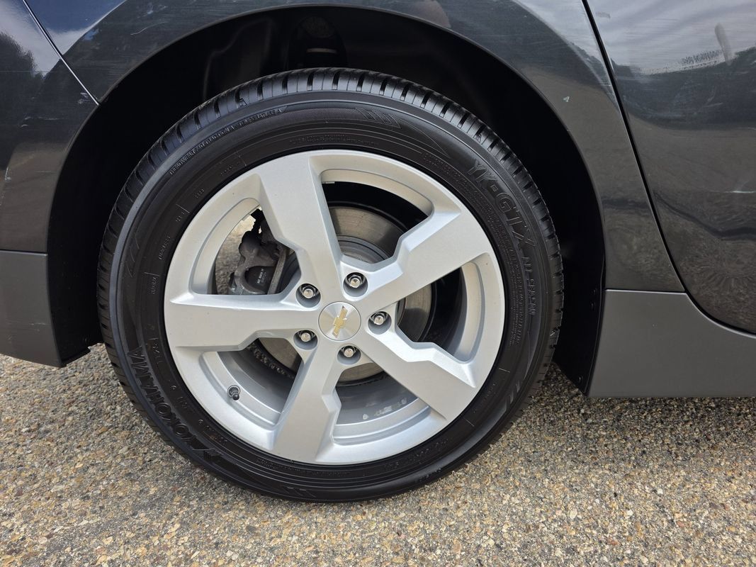 Used 2014 Chevrolet Volt w/ Enhanced Safety Package 1 FWD image 38