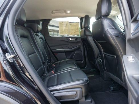 Used 2024 Ford Escape Platinum AWD/4WD image 27