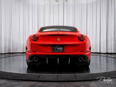 Used 2016 Ferrari California T RWD image 15