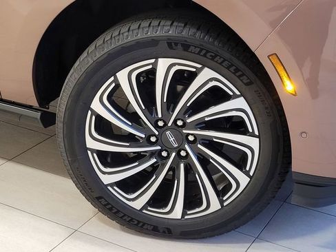 New 2025 Lincoln Navigator L Black Label image 9