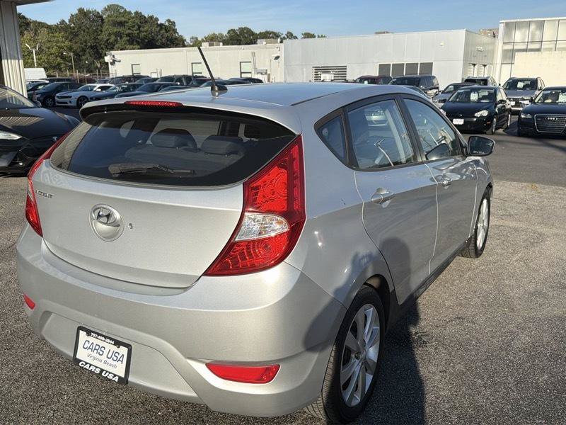 Used 2012 Hyundai Accent SE FWD image 8