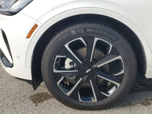 Certified 2024 Lincoln Nautilus Reserve w/ Equipment Group 202A image 8