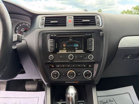 Used 2013 Volkswagen Jetta SEL FWD image 11