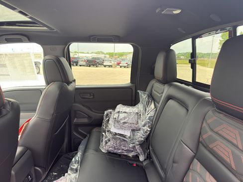 New 2026 Nissan Frontier PRO-4X w/ Pro Premium Package AWD/4WD image 34