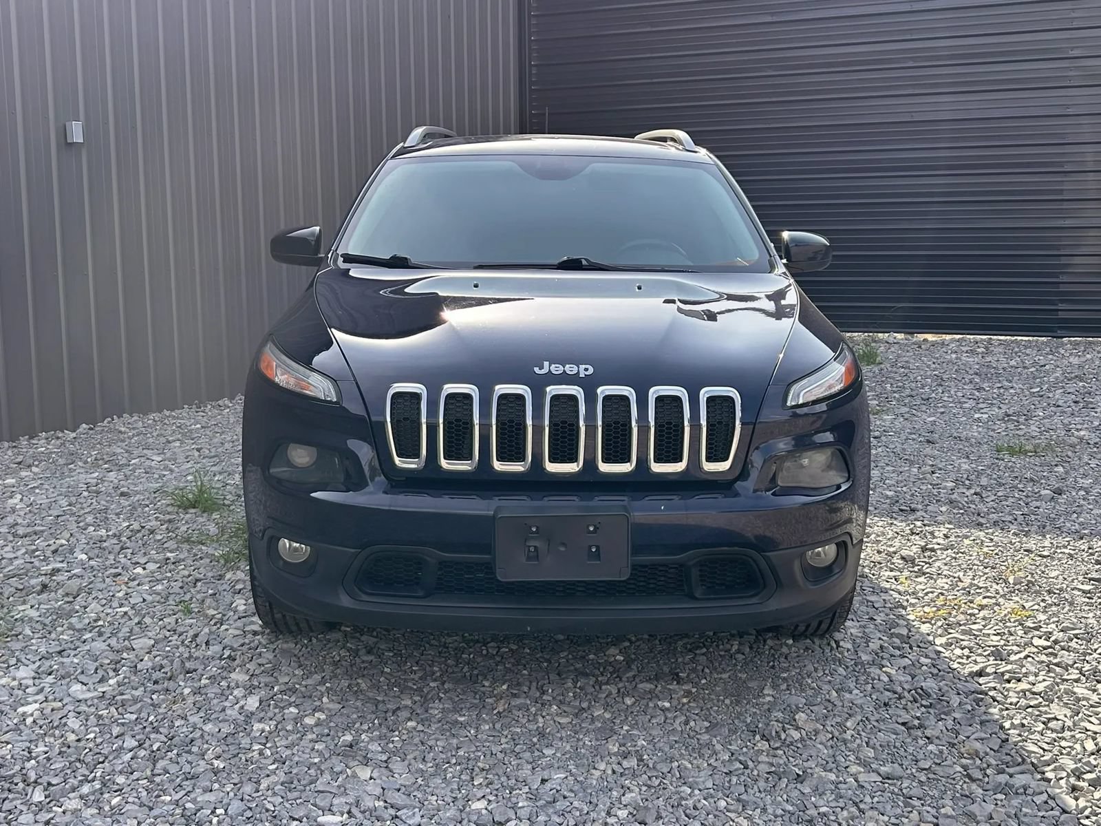 Used 2015 Jeep Cherokee Latitude w/ Comfort/Convenience Group AWD/4WD image 2