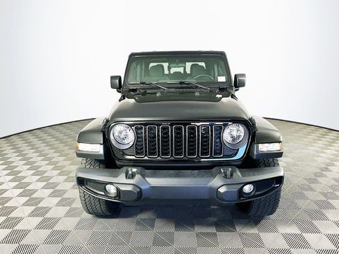 Certified 2024 Jeep Gladiator Sport image 4