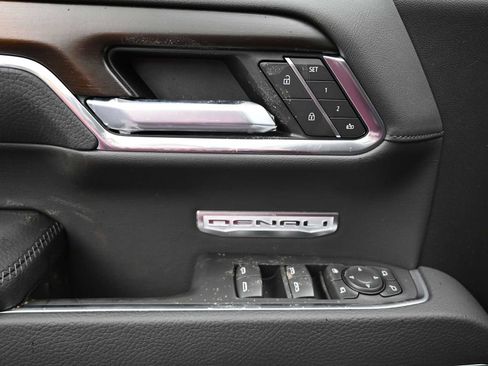 Used 2025 GMC Sierra 1500 Denali w/ Denali Reserve Package AWD/4WD image 13