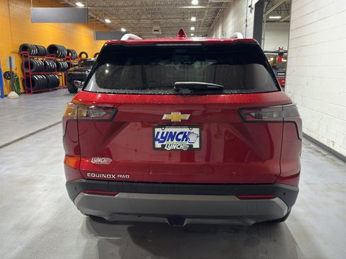 Used 2025 Chevrolet Equinox LT w/ Convenience Package II image 5