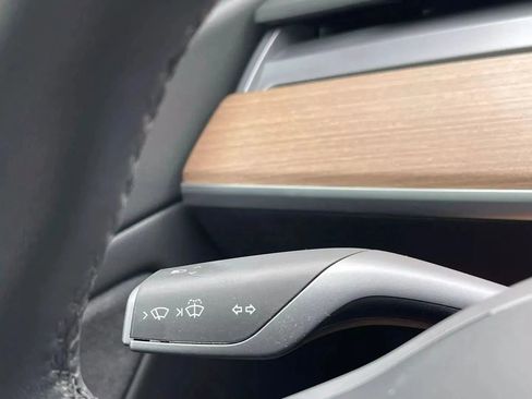 Used 2022 Tesla Model 3 Long Range AWD/4WD image 25